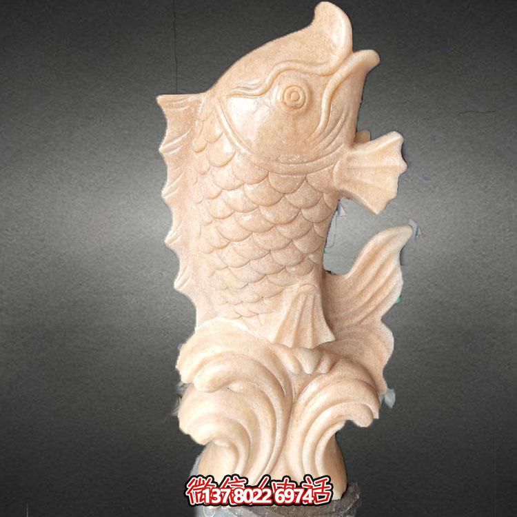 集大理石石雕、水景擺件、鯉魚雕塑于一體的精美藝術品