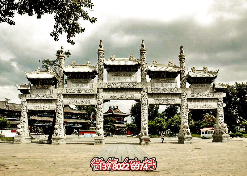 五門(mén)浮雕牌坊，美化大型景區(qū)廣場(chǎng)