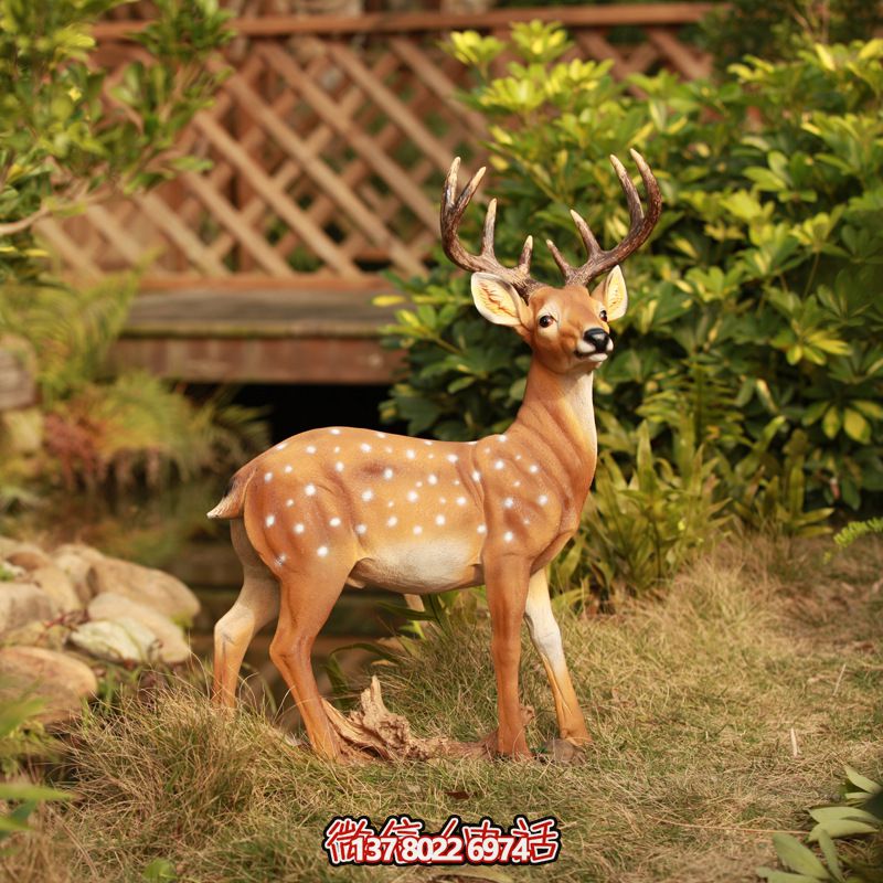 玻璃鋼彩繪梅花鹿雕塑，為庭院增添創意生活