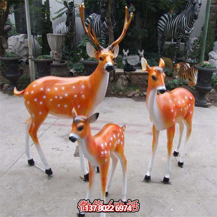 玻璃鋼仿真梅花鹿雕塑，為你的園林景觀增添仙氣