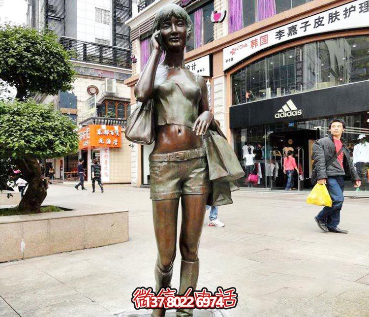 精美銅雕女孩雕塑——帶你暢游街頭，體驗夢幻快樂時光