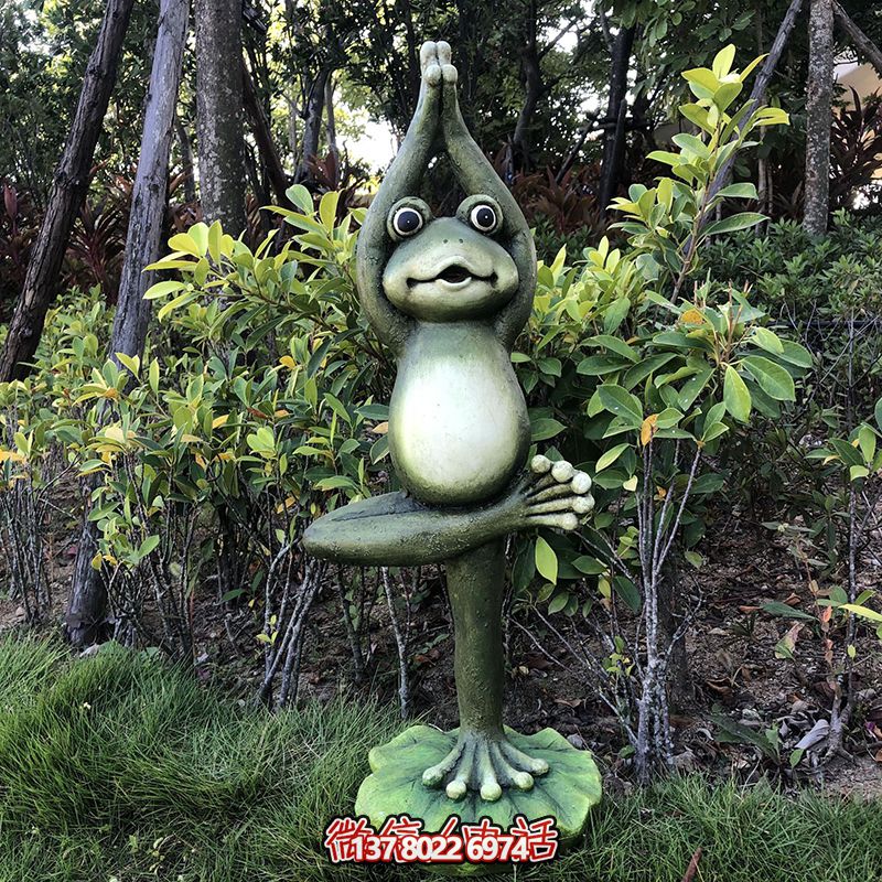 藝術之旅以樹脂彩繪、瑜伽練習和雕塑裝置為靈感的公園探索