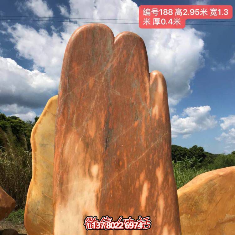 大型黃蠟景觀石雕塑，點(diǎn)綴自然美景