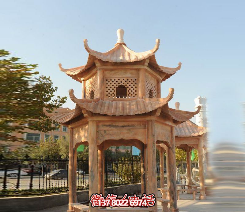 雙層涼亭，讓晚霞紅彩點(diǎn)綴庭院