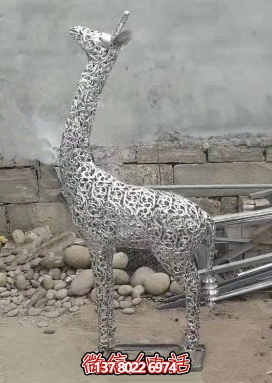 以藝術打造不銹鋼小鹿雕塑，讓戶外園林景觀更加鏤空精美