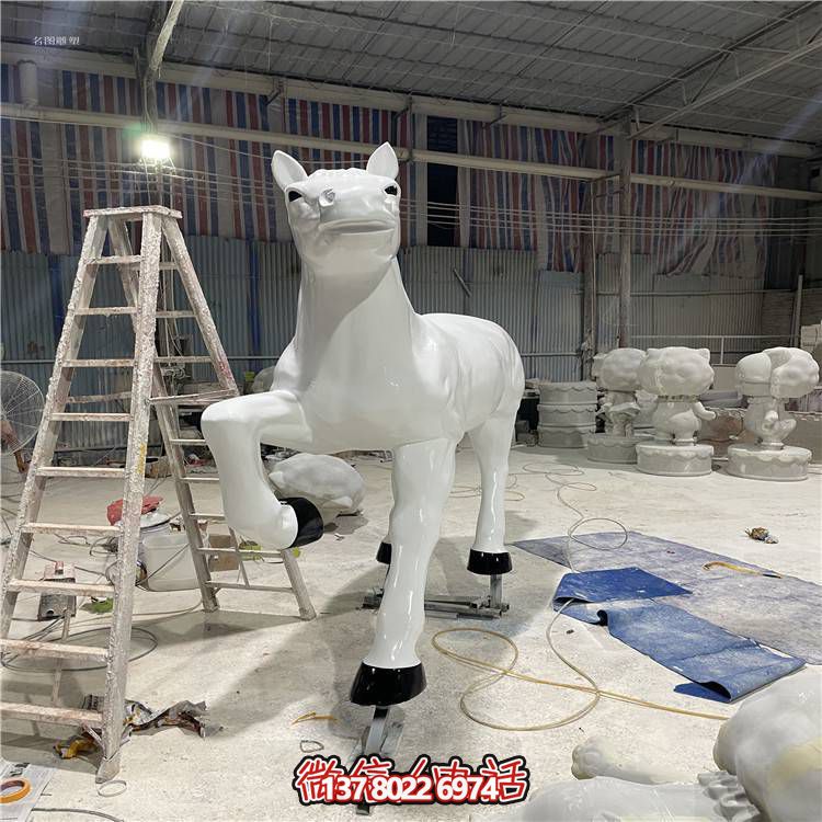 玻璃鋼馬雕塑，點綴戶外園林