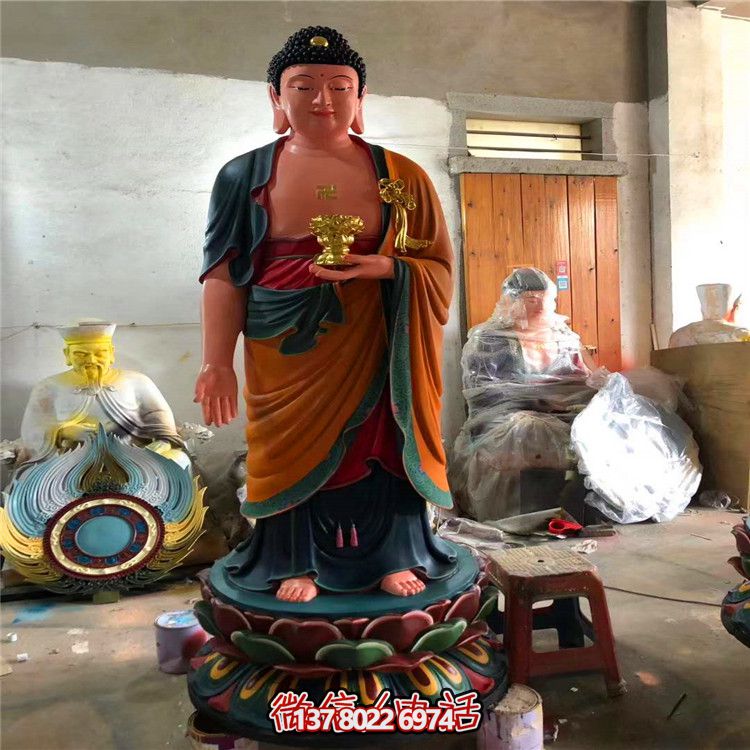 玻璃鋼彩繪神佛三圣雕塑，為景區(qū)大型景觀裝飾品