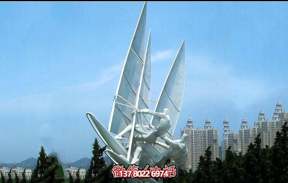 精美別墅鏤空雕塑點綴園林景觀，打造創意帆船