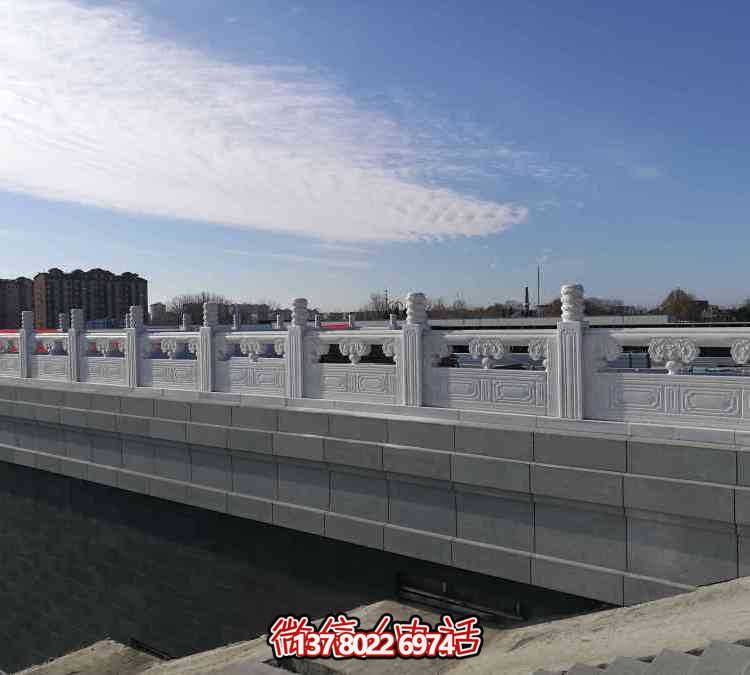 精美石雕橋欄桿，藝術美學完美結合