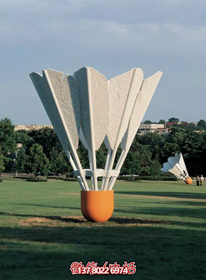 多功能玻璃鋼仿真雕塑羽毛球框，為戶外草坪增色