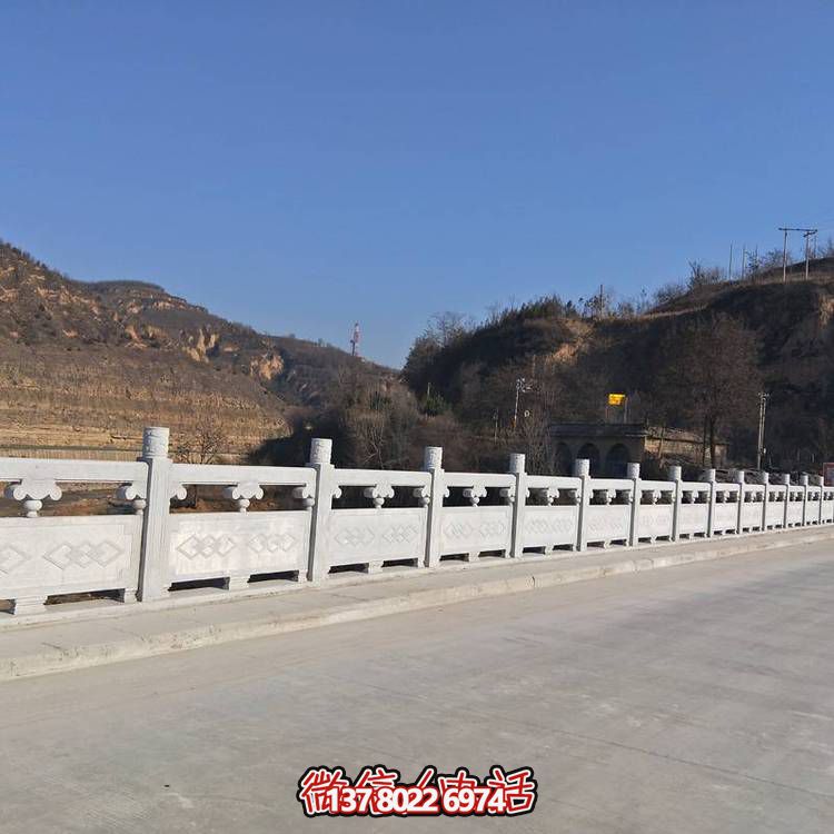 精美的大理石雕塑欄桿，締造完美景觀