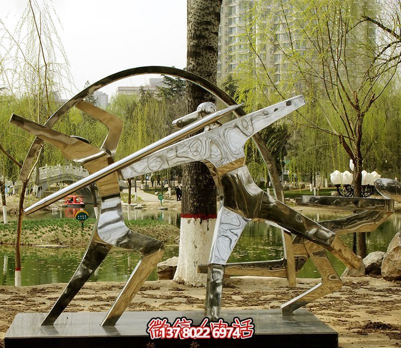 不銹鋼鏡面標槍雕塑——精致、創意、華美