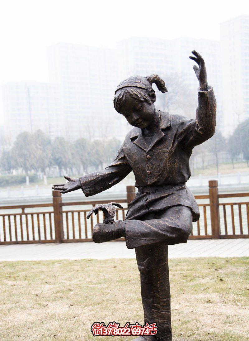 公園銅雕小女孩踢毽子人物景觀兒童雕塑 公園銅雕小女孩踢毽子人物景觀兒童雕塑