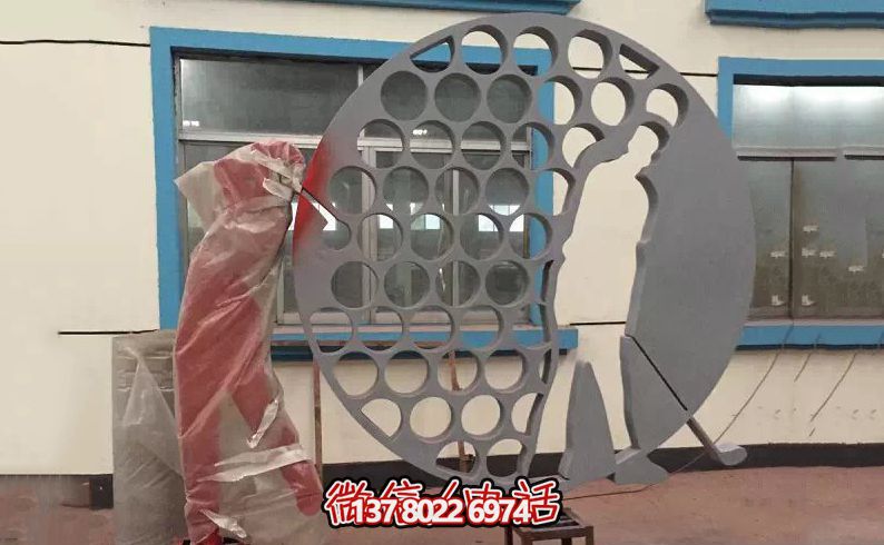 學校廣場創(chuàng)意不銹鋼打高爾夫球雕塑