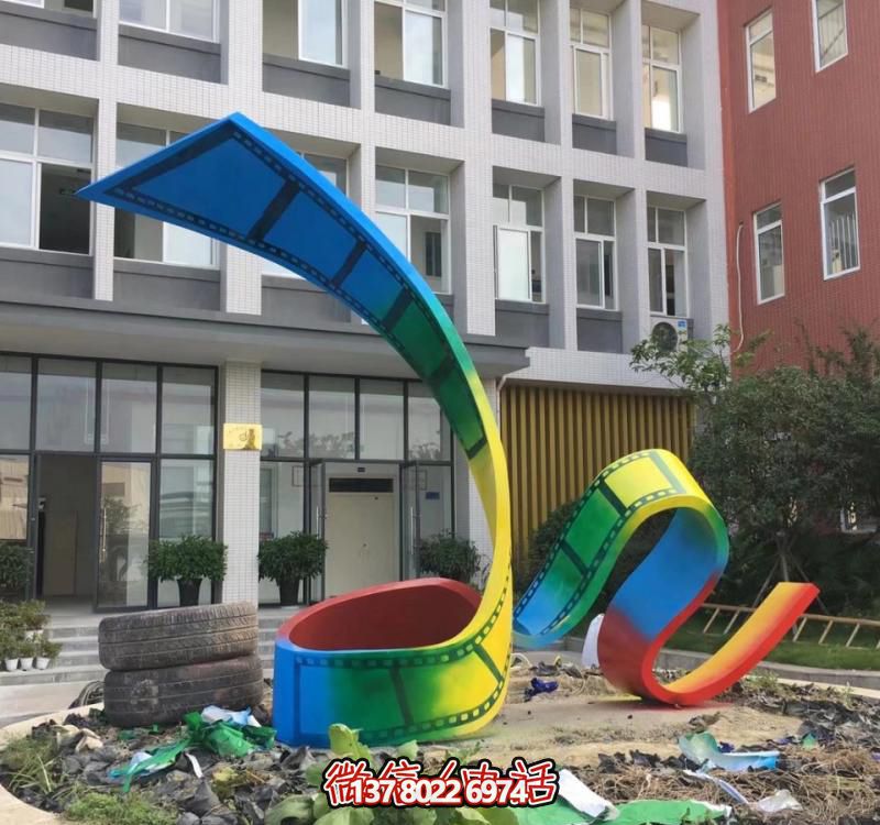 抽象小區玻璃鋼抽象膠卷雕塑 抽象小區玻璃鋼抽象膠卷雕塑